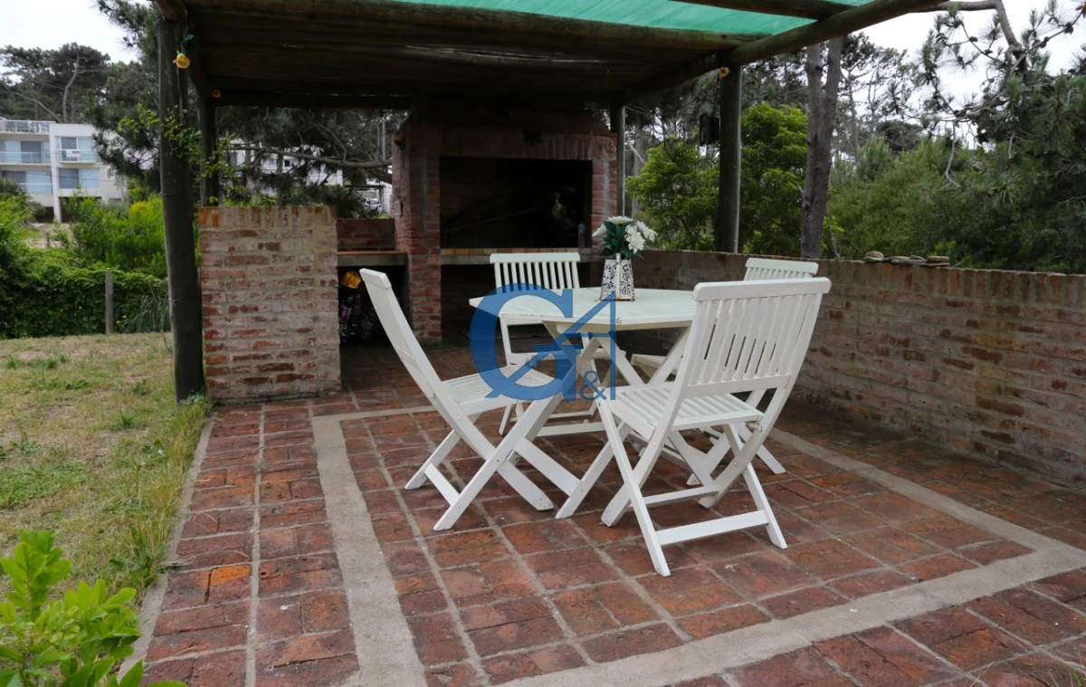 Casa ID.1964 - Montoya: Elegancia y Comodidad a Pasos del Ma