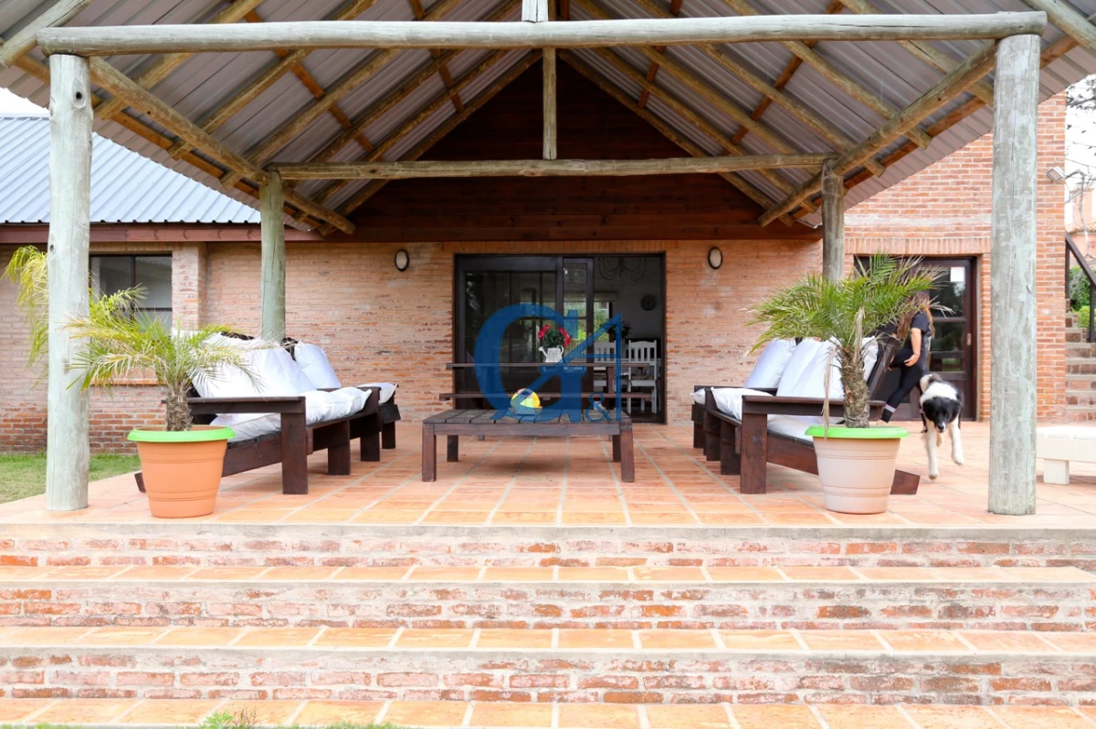 Casa ID.1964 - Montoya: Elegancia y Comodidad a Pasos del Ma