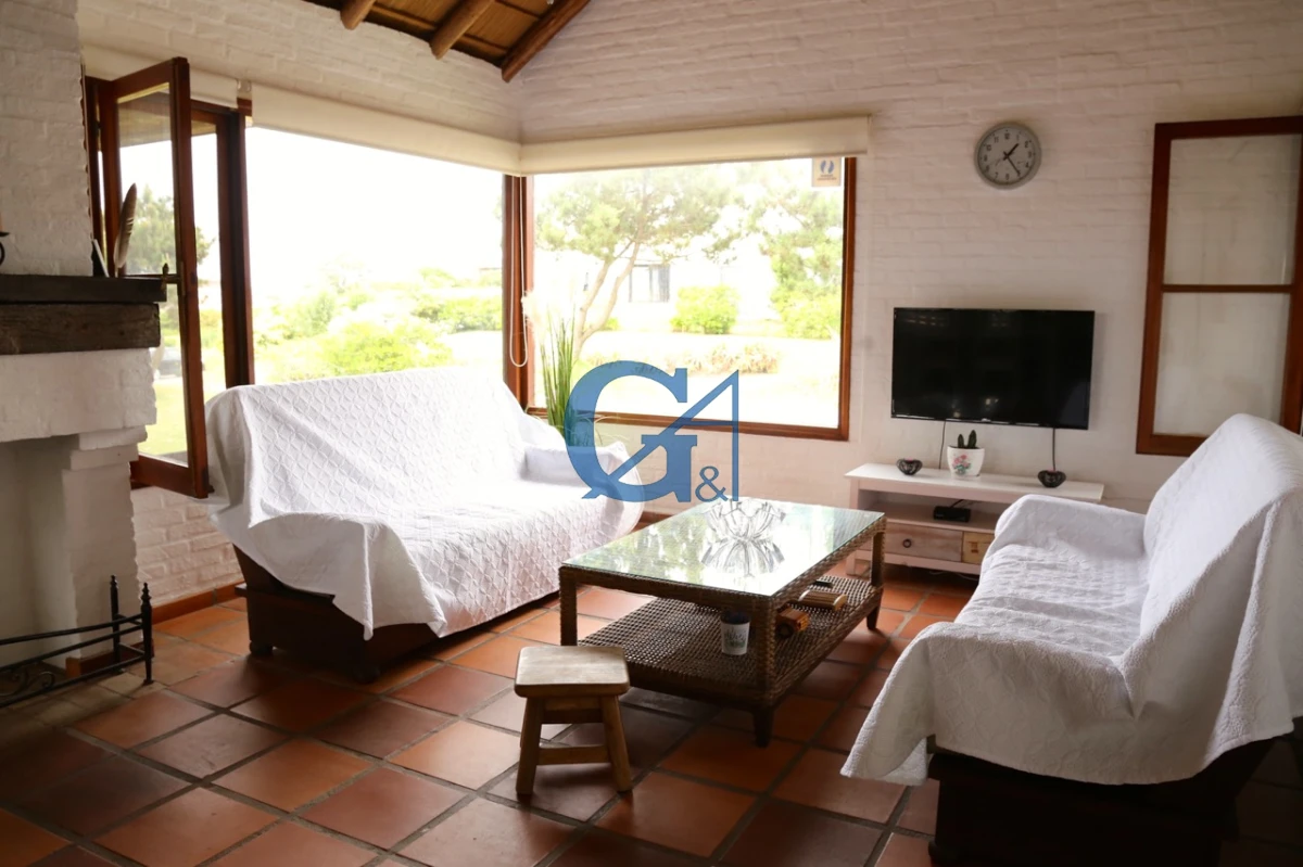 Casa ID.1964 - Montoya: Elegancia y Comodidad a Pasos del Ma