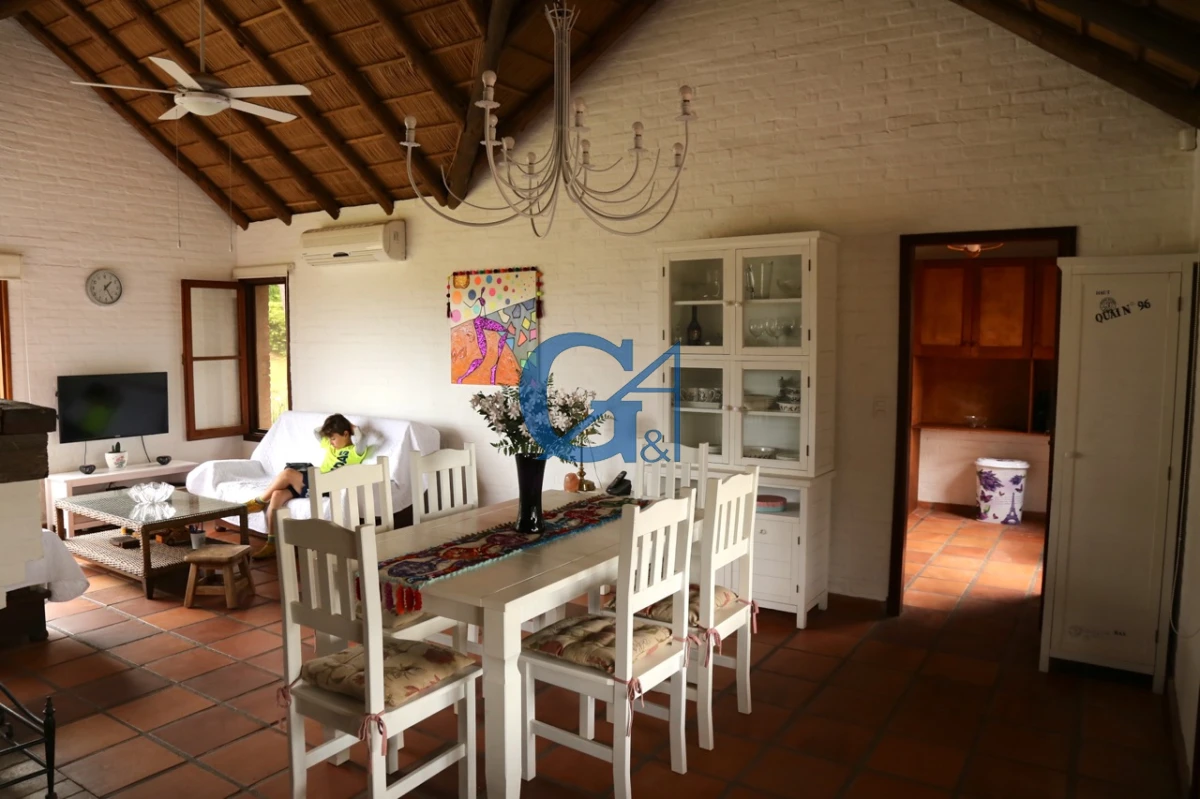 Casa ID.1964 - Montoya: Elegancia y Comodidad a Pasos del Ma