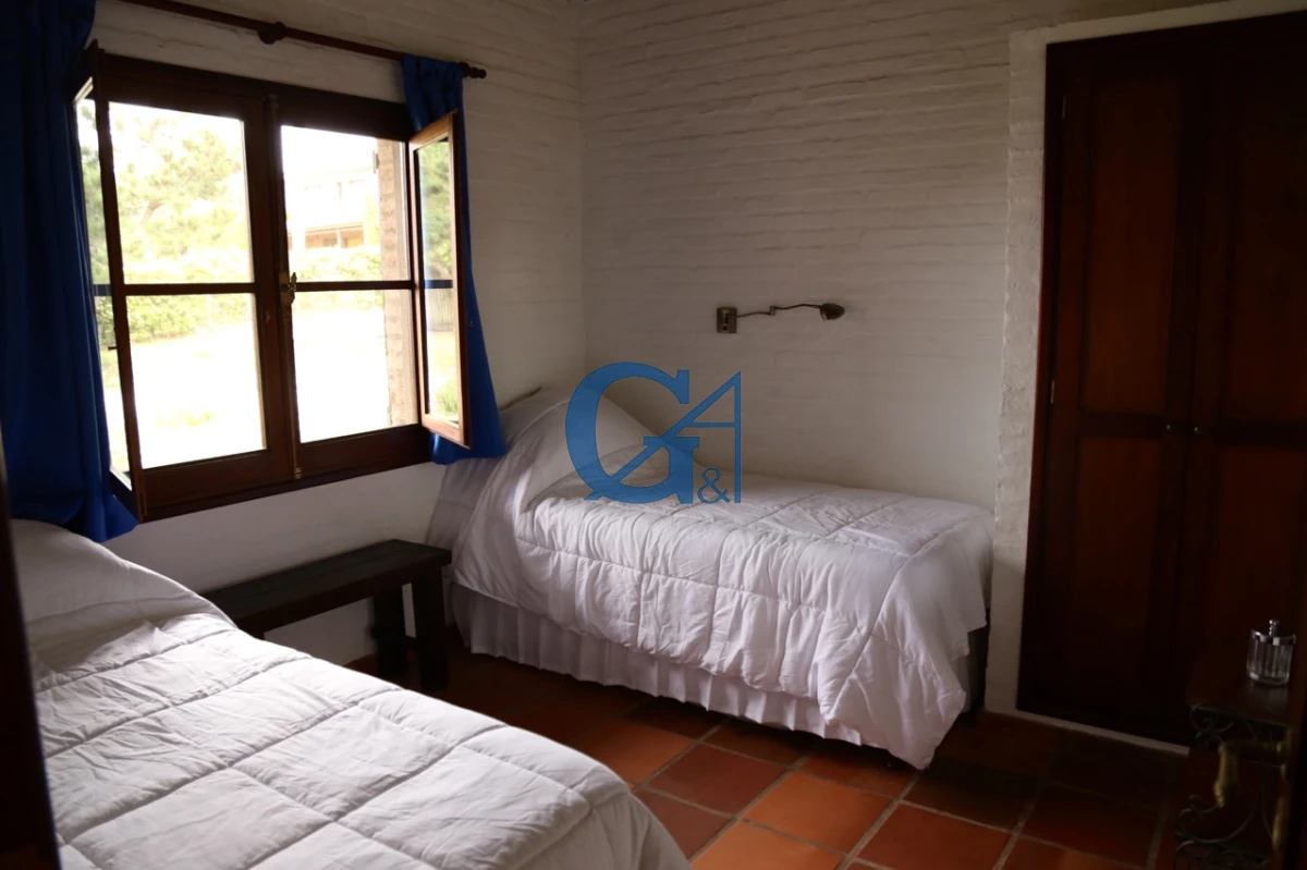 Casa ID.1964 - Montoya: Elegancia y Comodidad a Pasos del Ma