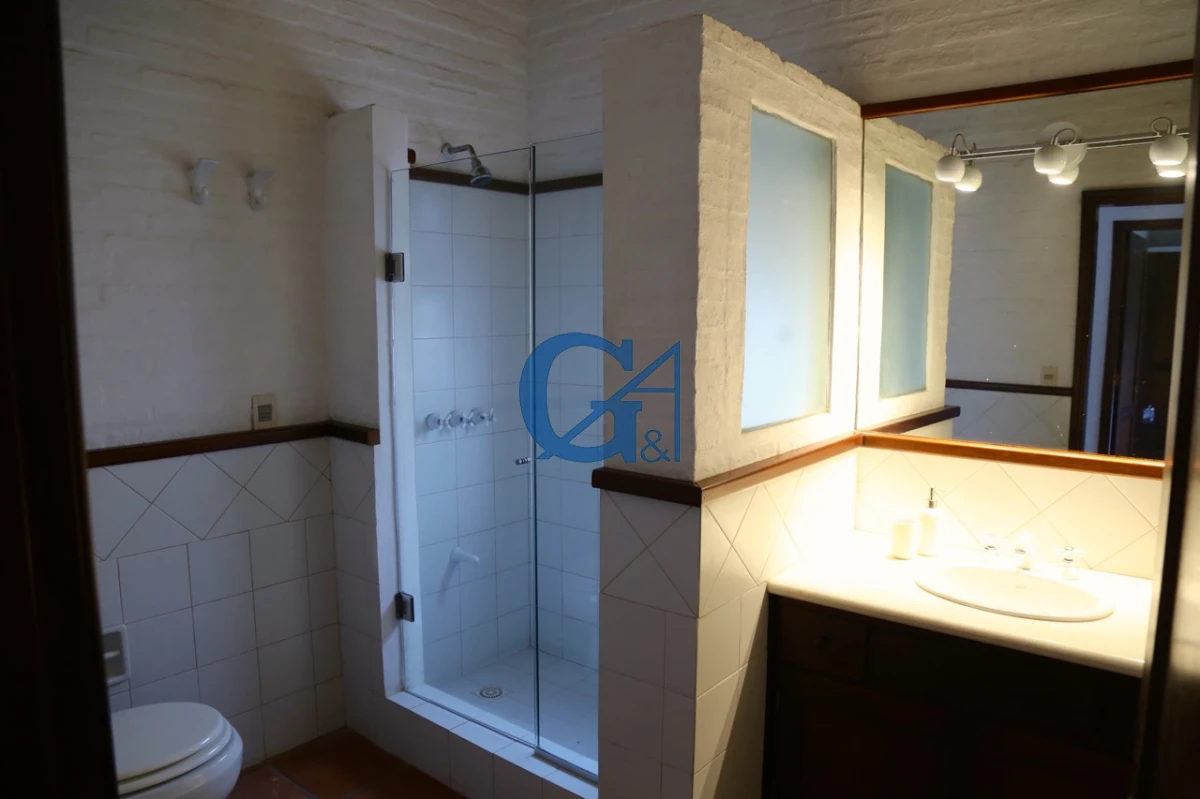 Casa ID.1964 - Montoya: Elegancia y Comodidad a Pasos del Ma