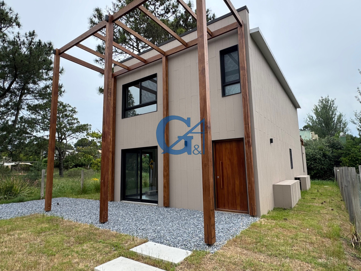 Casa ID.2103 - Casa en La Barra, La Barra