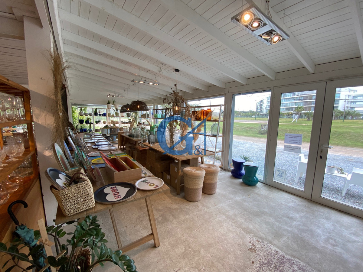 Local Comercial ID.93 - Local en La Barra, La Barra
