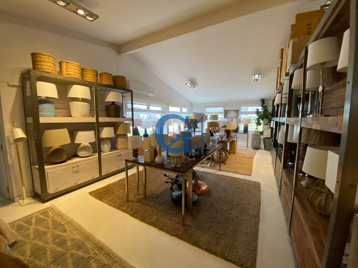 Local Comercial ID.93 - Local en La Barra, La Barra
