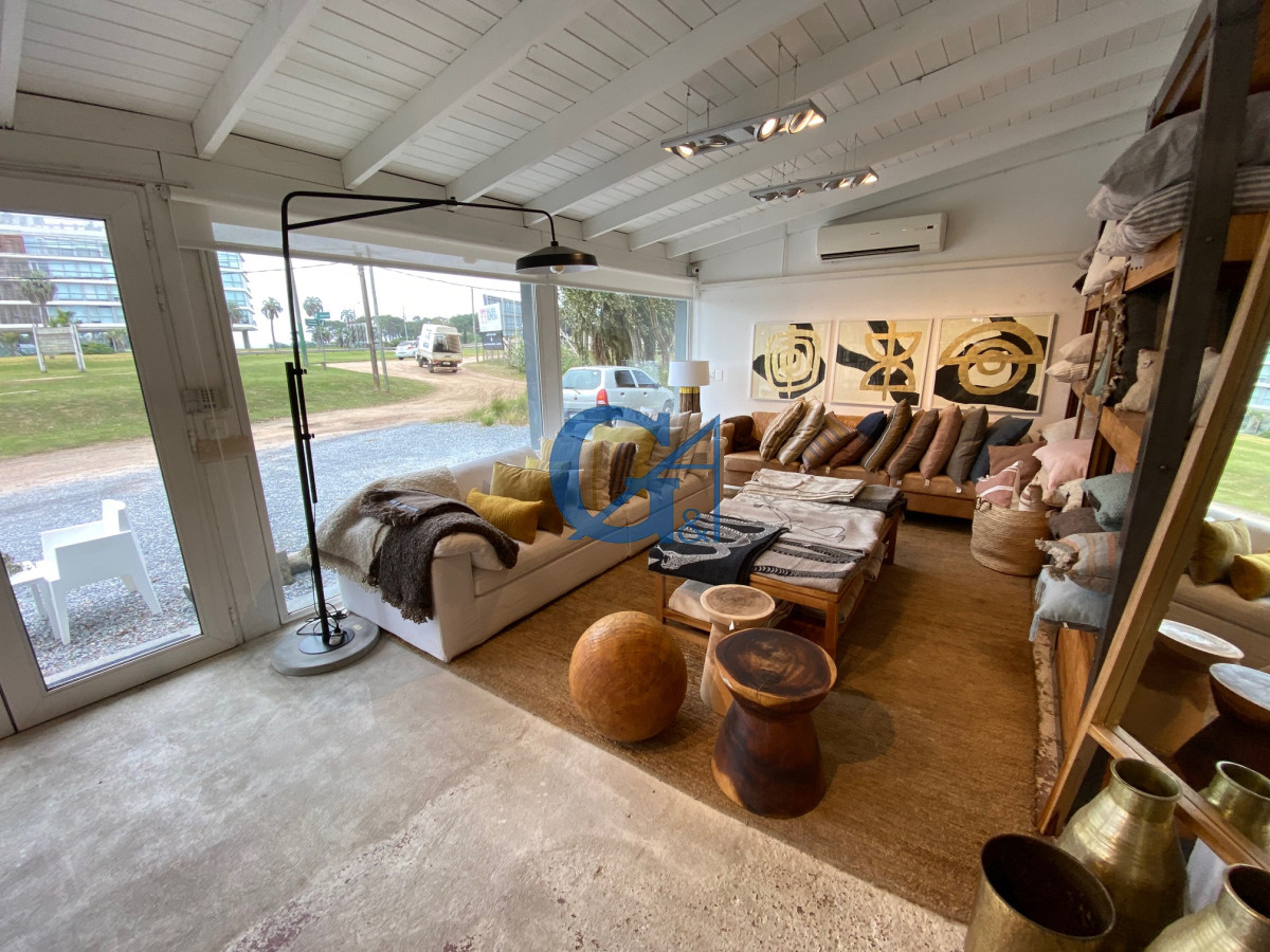 Local Comercial ID.93 - Local en La Barra, La Barra