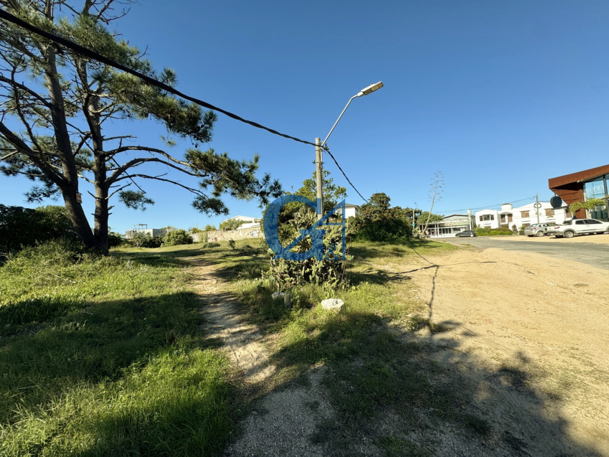 Terreno ID.15715 - Magnífico lote de 2.576 m2 en el corazón de La Barra