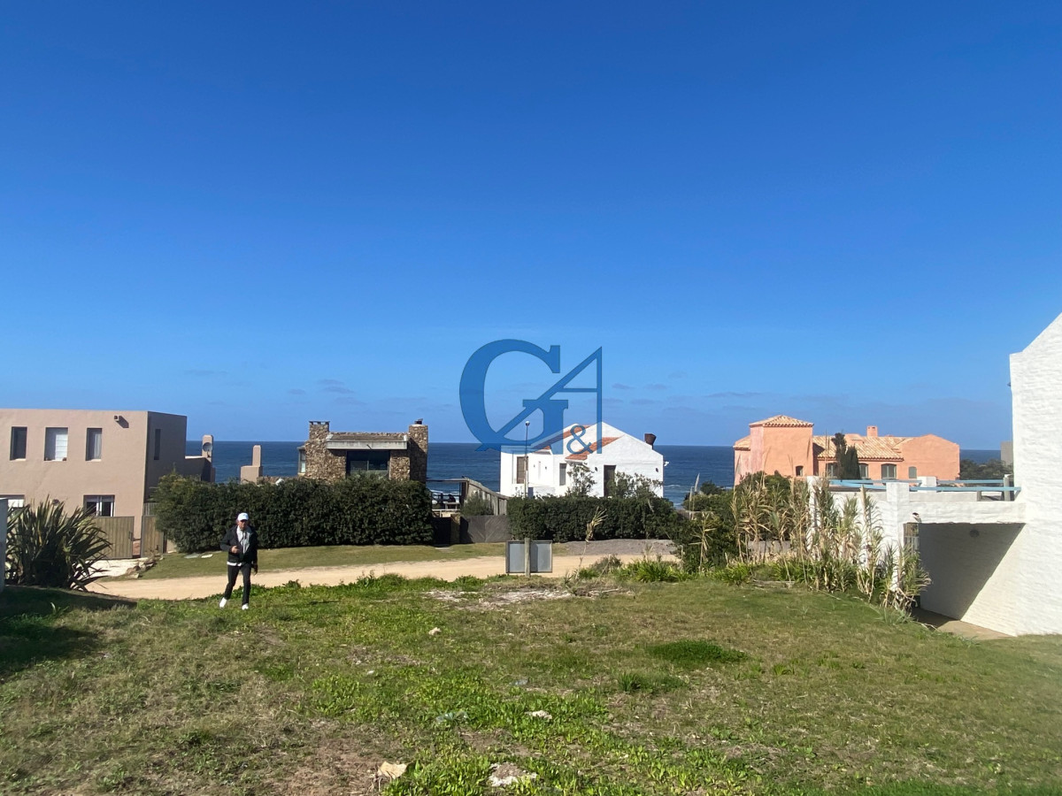 Terreno ID.2072 - Terreno en Manantiales, Punta Piedras