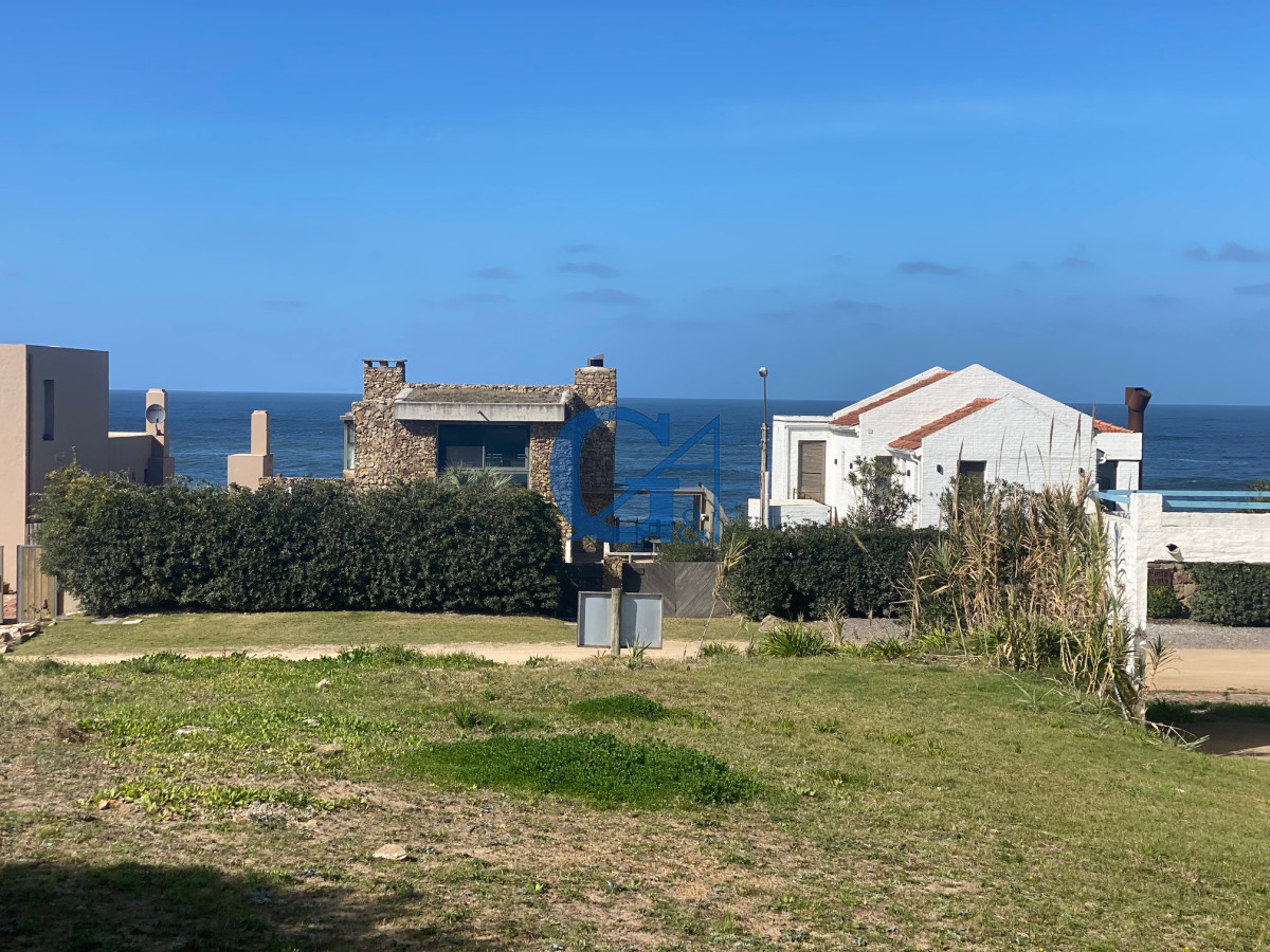 Terreno ID.2072 - Terreno en Manantiales, Punta Piedras