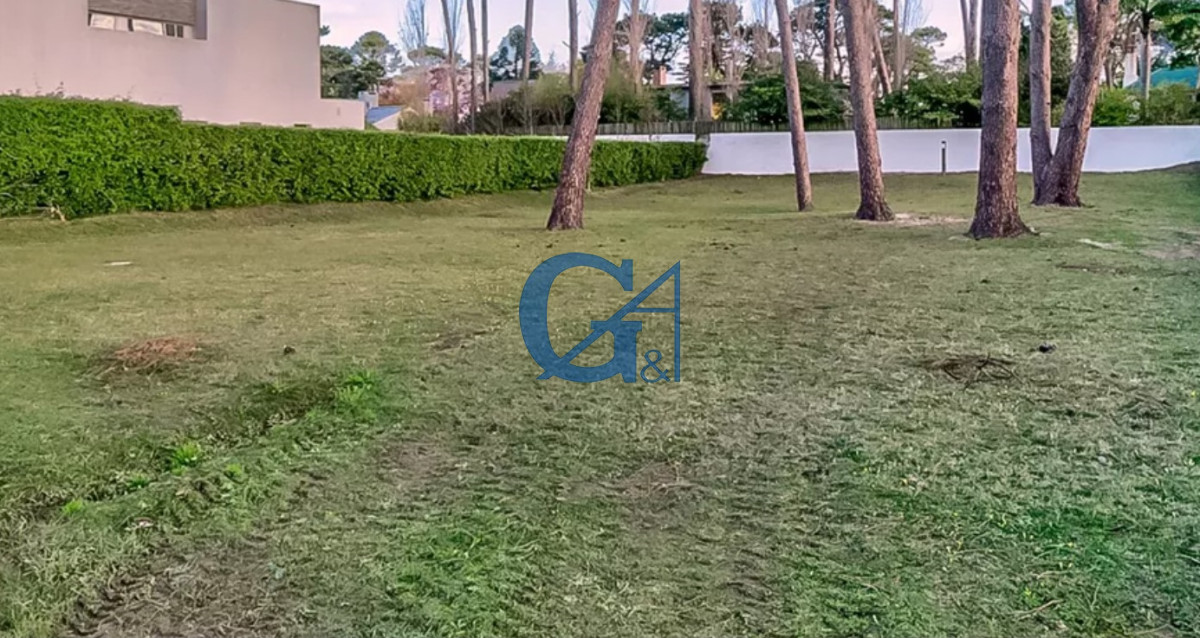 Terreno ID.2088 - Terreno en Punta del Este, Boulevard Park