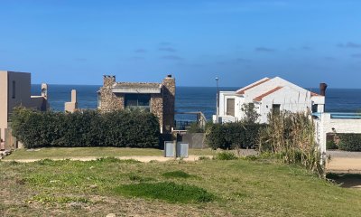 Terreno en Manantiales, Punta Piedras