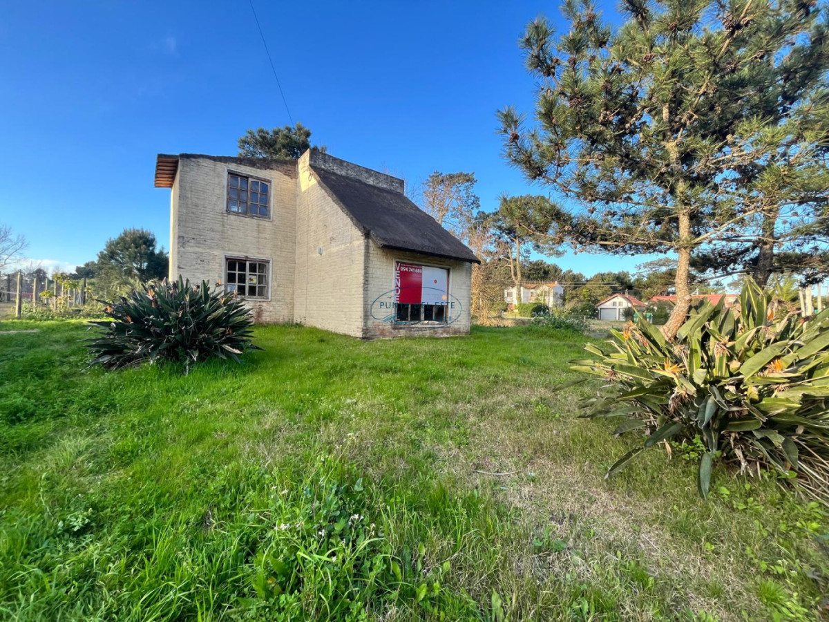 Casa ID.11 - Venta casa de 3 dormitorios Jardines de Córdoba. Punta del Este
