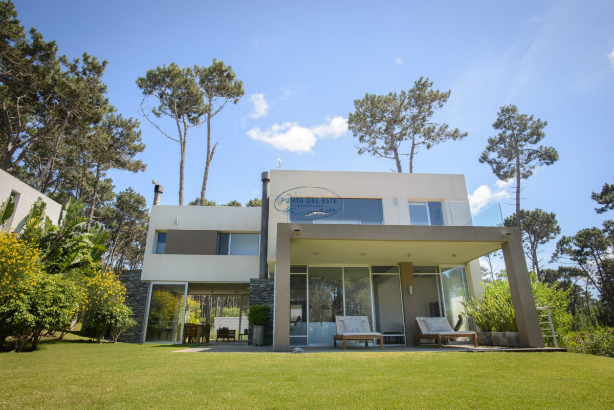 Casa ID.8 - Venta casa 4 dormitorios. Rincón del indio, Punta del Este