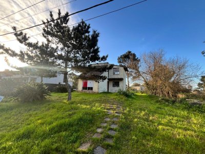 Venta casa de 3 dormitorios Jardines de Córdoba. Punta del Este