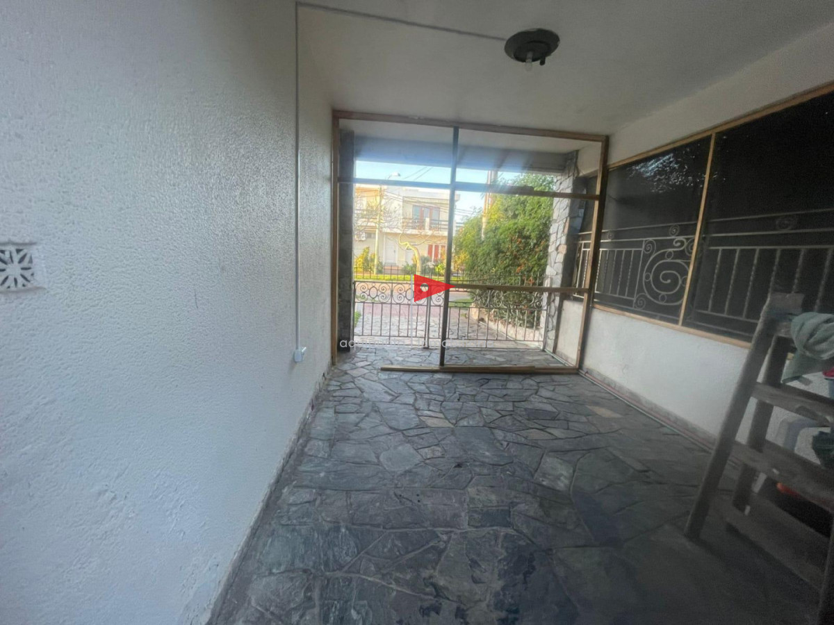 Casa ID.320 - EN VENTA casa de 4 dormitorios y 3 baños