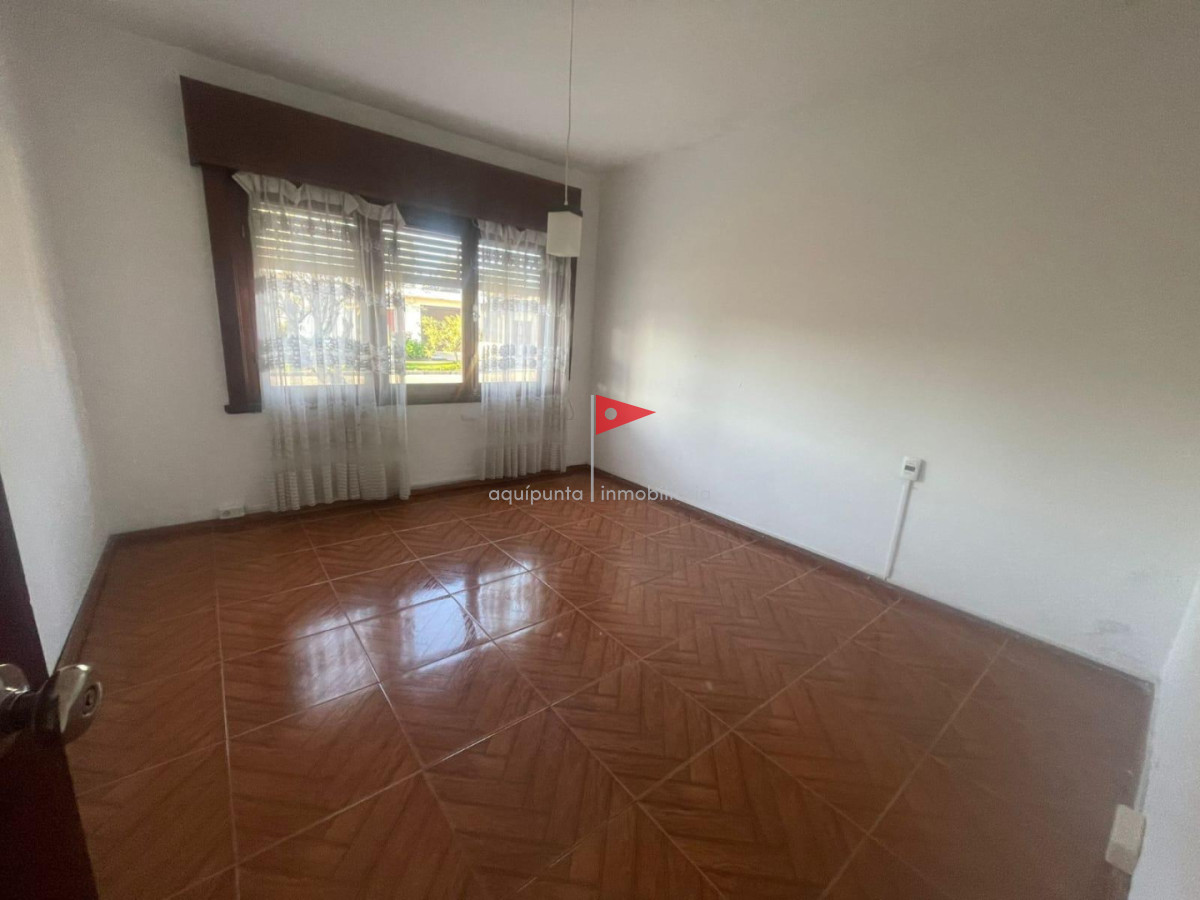 Casa ID.320 - EN VENTA casa de 4 dormitorios y 3 baños