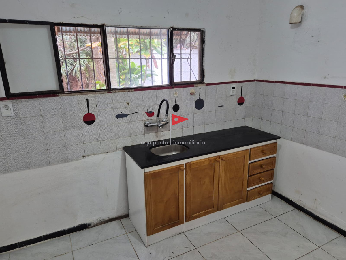 Casa ID.74 - Casa en venta Punta Fría Piriápolis 4 dormitorios y 2 baños