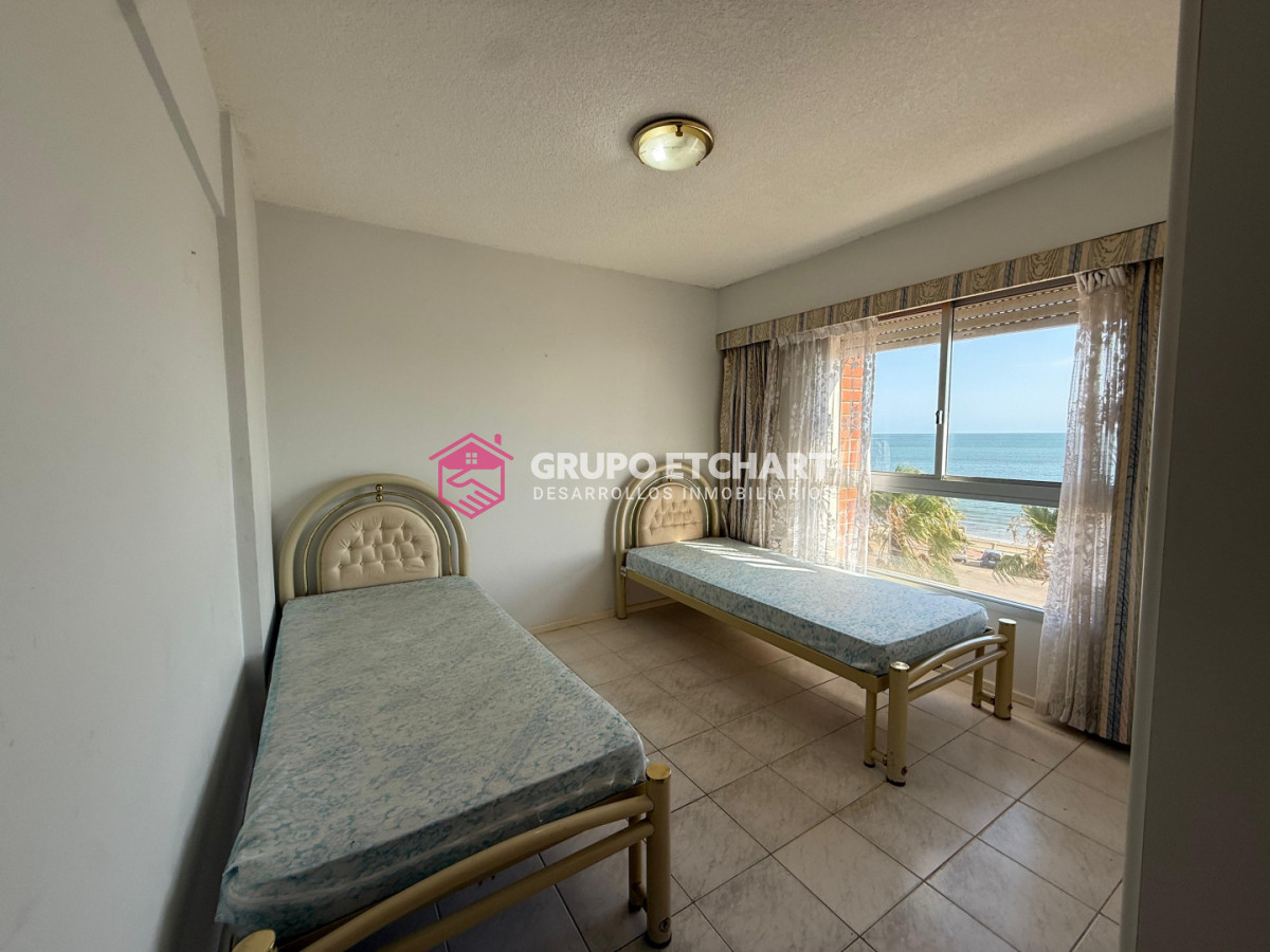 Apartamento ID.189 - Apartamento 2 dormitorios 2 baños frente a la playa Piriapolis