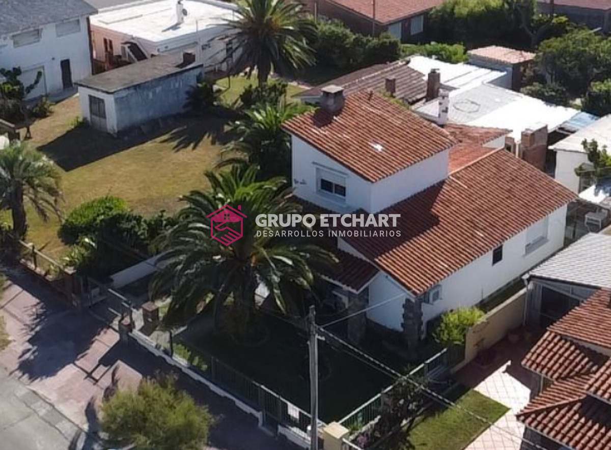 Casa ID.28 - Casa en venta Piriápolis 4 dormitorios y 3 baños.