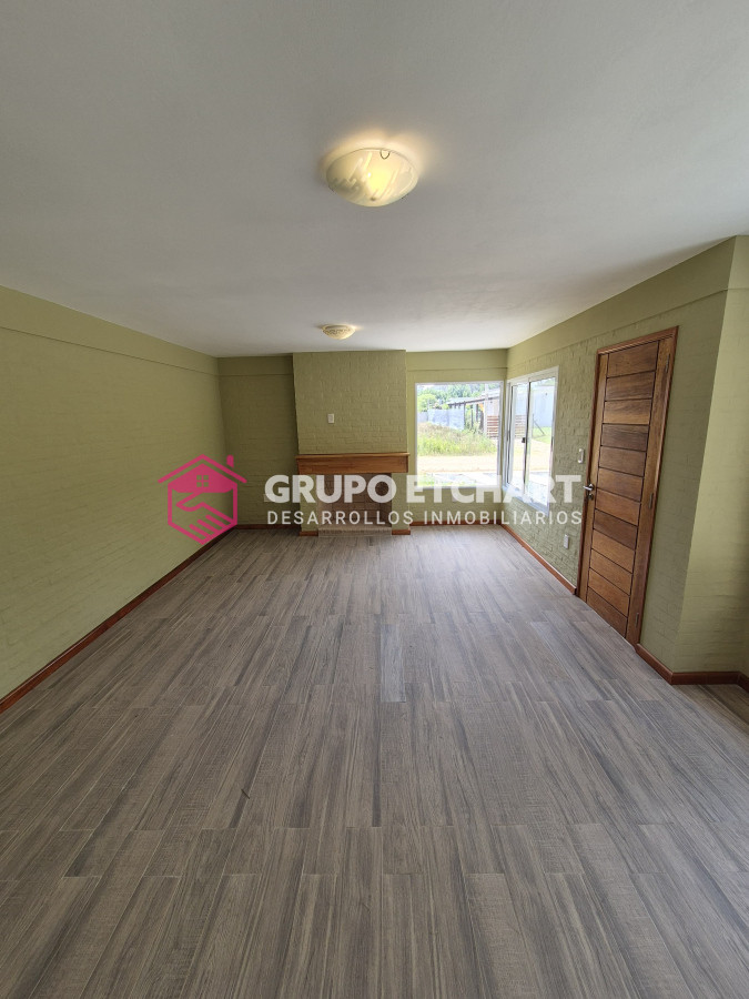 Casa ID.42 - Casa en venta Piriápolis dos dormitorios y dos baños.