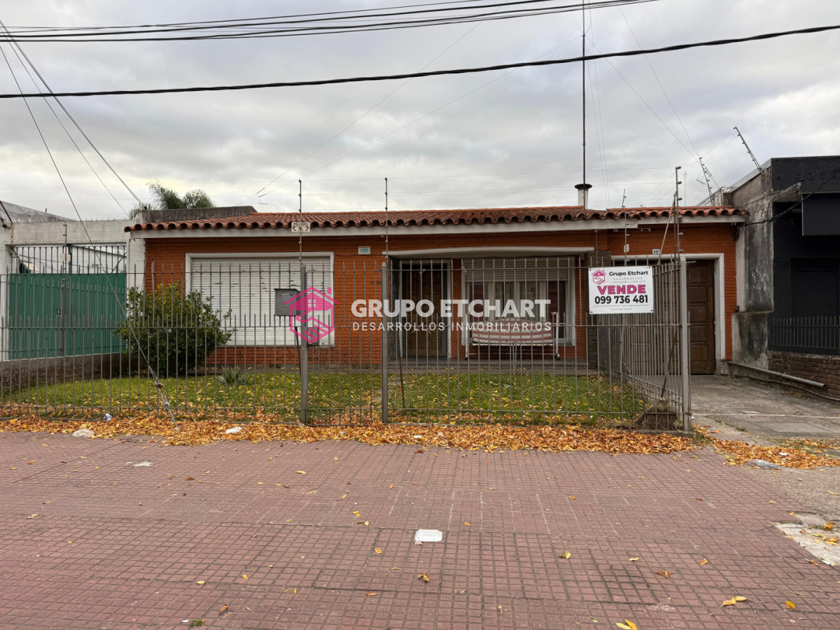 Casa ID.230 - EN VENTA casa 2 dormitorios, garage para 12 vehiculos!!!