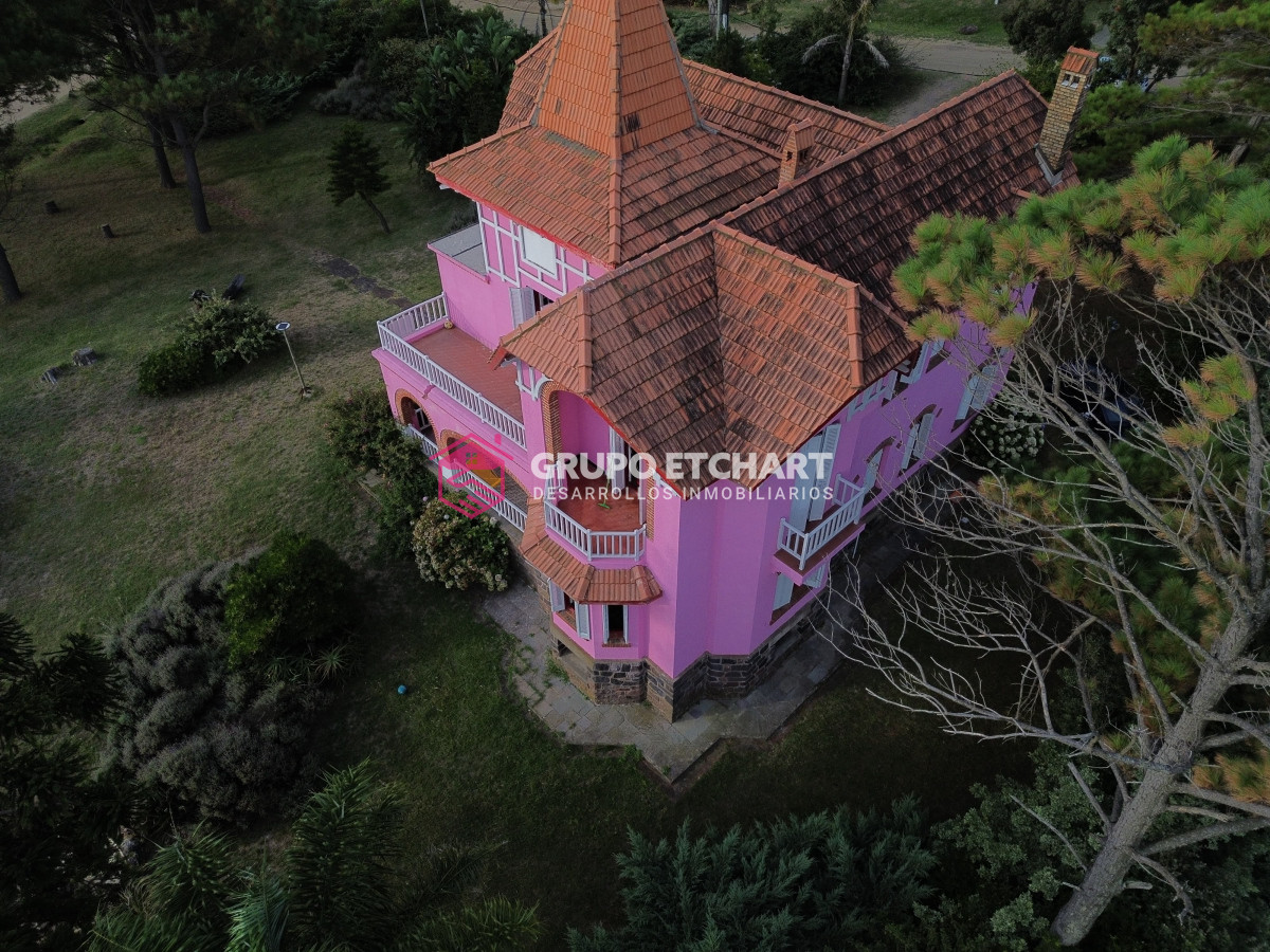 Casa ID.41 - Edificio en venta Piriápolis con 5000mt2 de terreno.