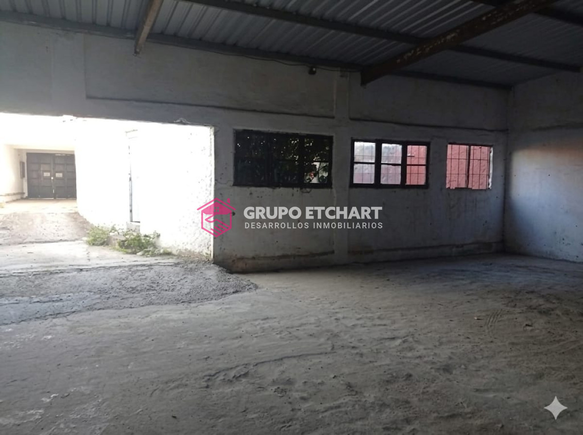 Casa ID.230 - EN VENTA casa 2 dormitorios, garage para 12 vehiculos!!!