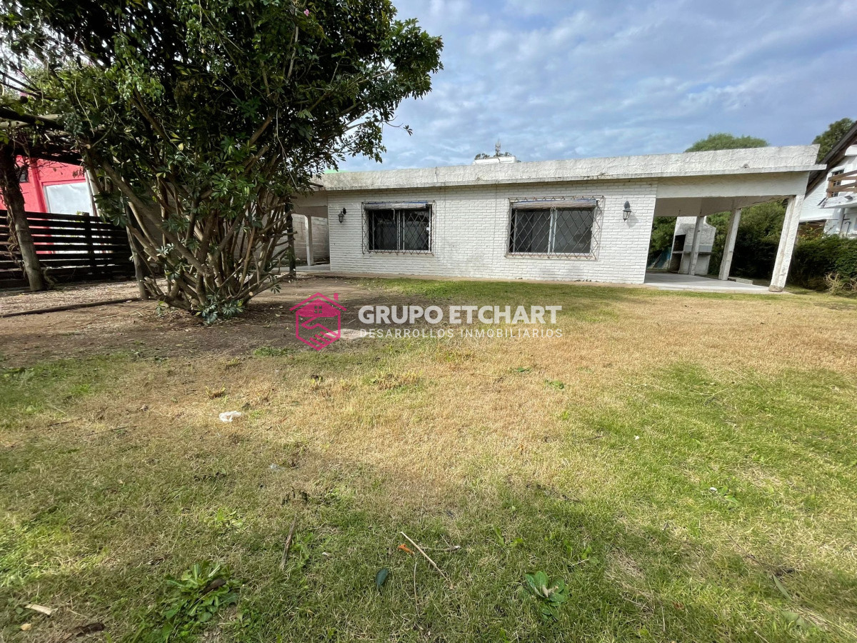 Casa ID.23 - Casa en venta Piriápolis tres dormitorios dos baños.