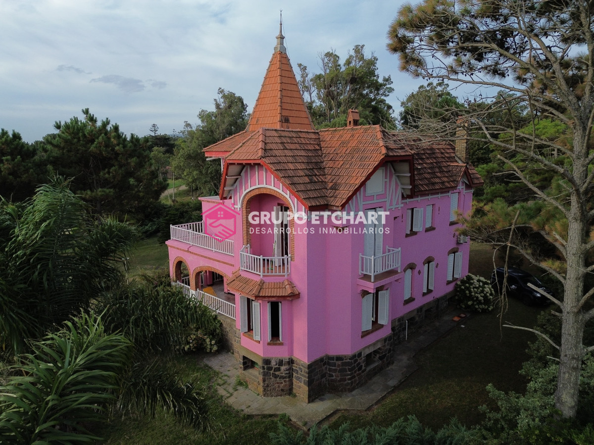 Casa ID.41 - Edificio en venta Piriápolis con 5000mt2 de terreno.