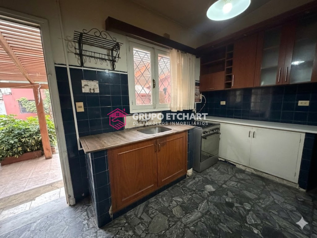 Casa ID.230 - EN VENTA casa 2 dormitorios, garage para 12 vehiculos!!!