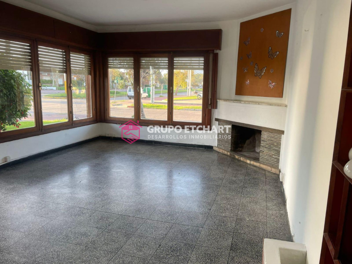 Casa ID.214 - EN VENTA casa de 4 dormitorios y 3 baños