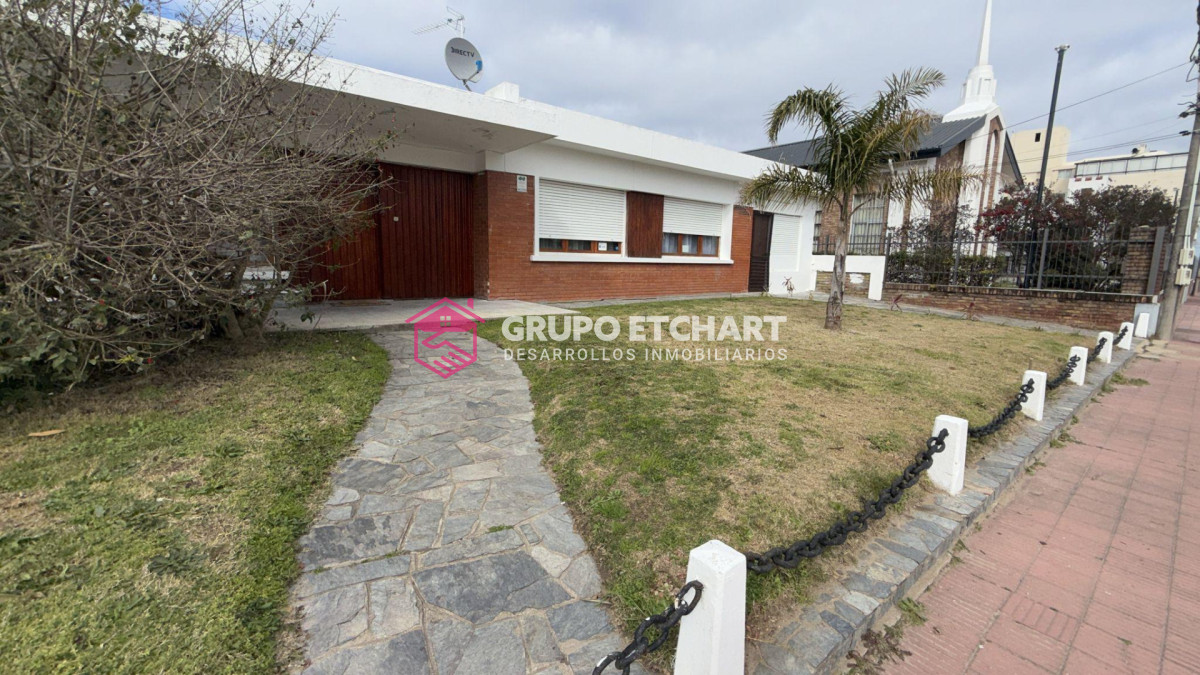 Casa ID.214 - EN VENTA casa de 4 dormitorios y 3 baños