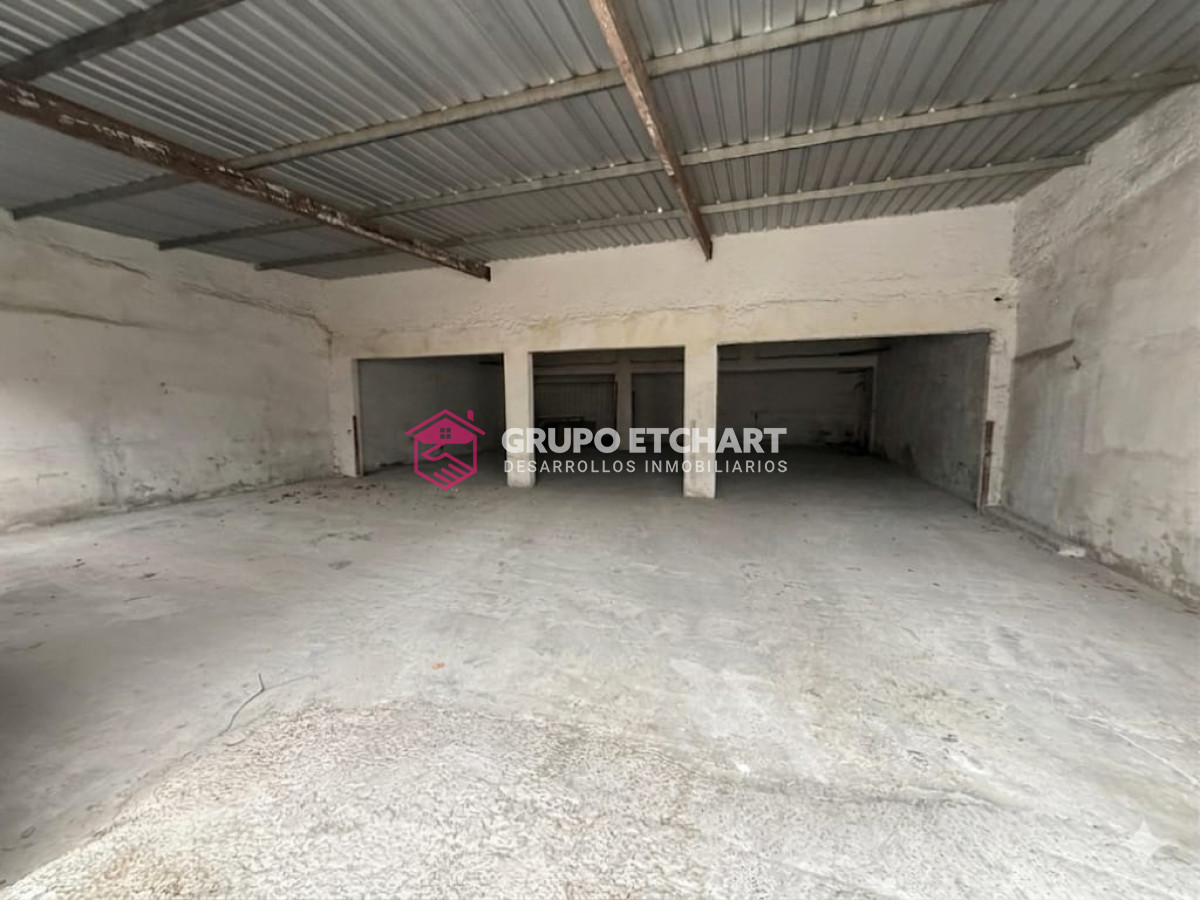 Casa ID.230 - EN VENTA casa 2 dormitorios, garage para 12 vehiculos!!!