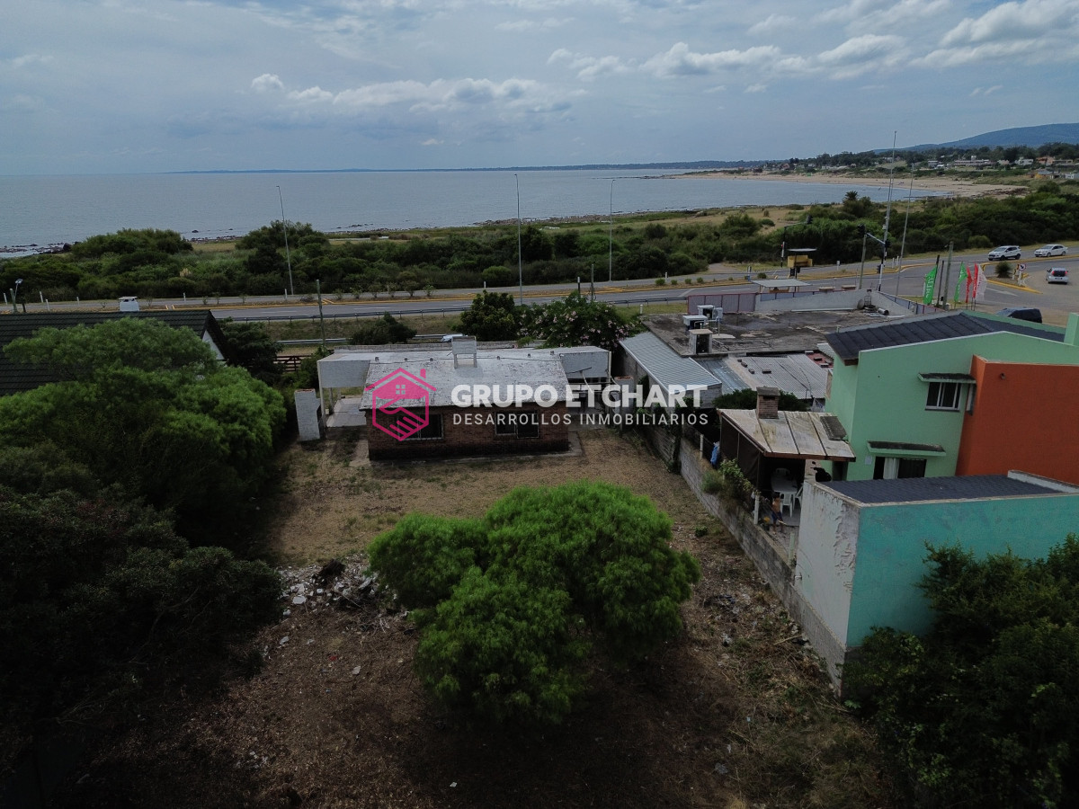 Casa ID.23 - Casa en venta Piriápolis tres dormitorios dos baños.