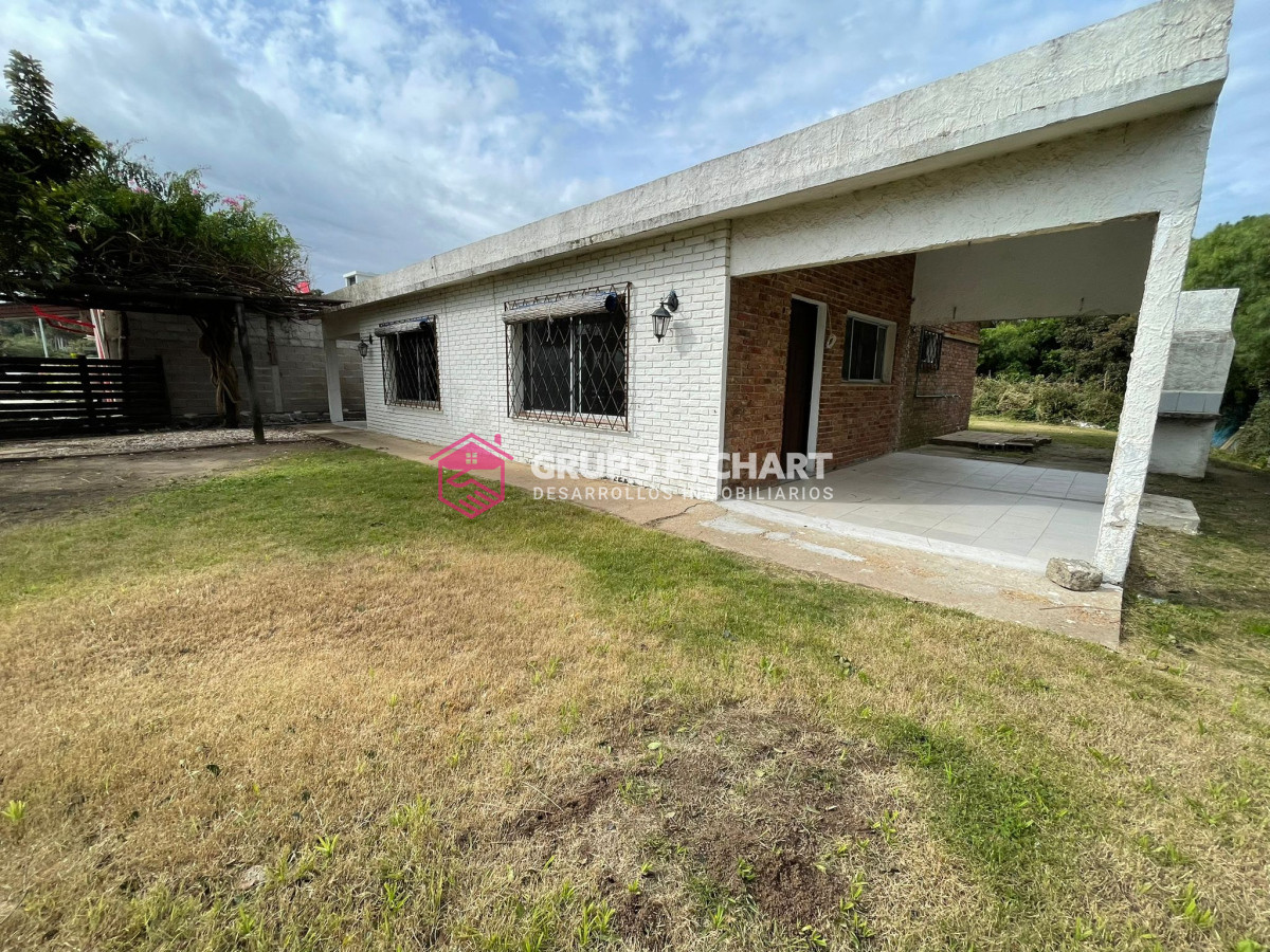 Casa ID.23 - Casa en venta Piriápolis tres dormitorios dos baños.