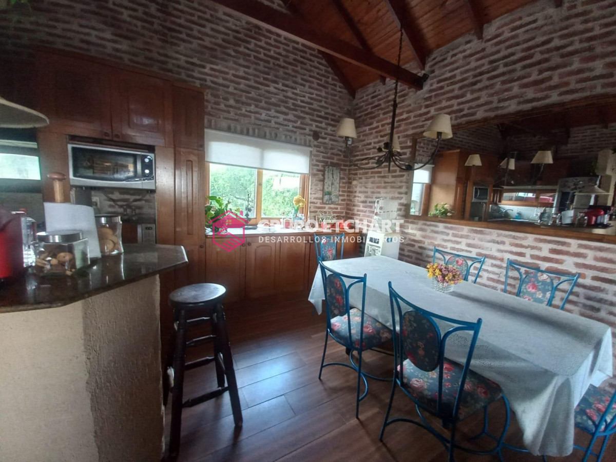 Casa ID.70 - En venta dos casas gemelas en Piriápolis 6 dormitorios y 4 baños.