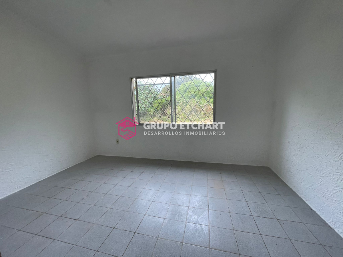 Casa ID.23 - Casa en venta Piriápolis tres dormitorios dos baños.
