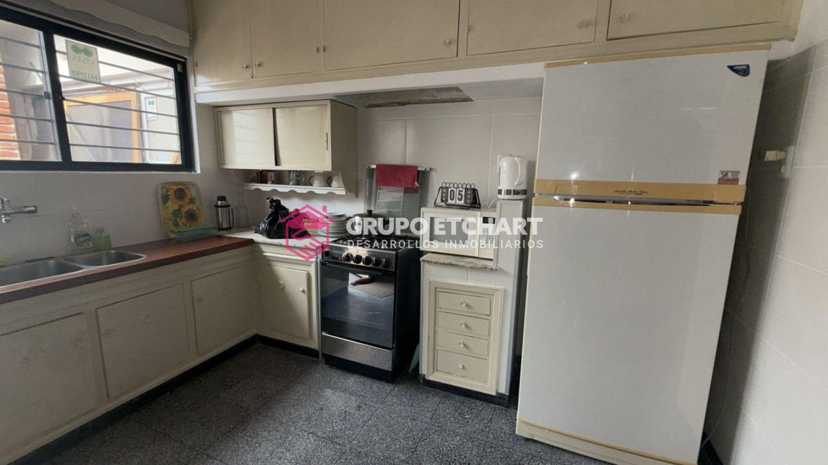 Casa ID.214 - EN VENTA casa de 4 dormitorios y 3 baños