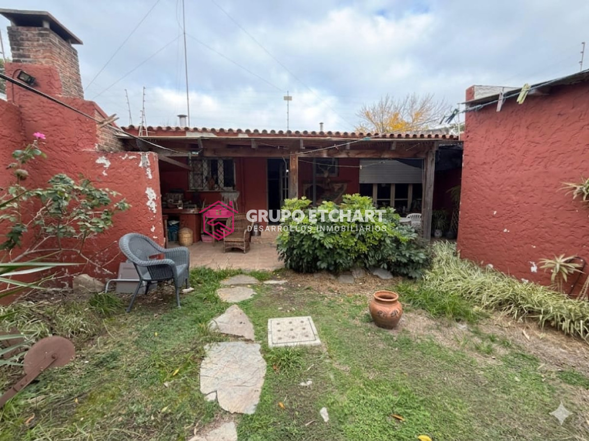Casa ID.230 - EN VENTA casa 2 dormitorios, garage para 12 vehiculos!!!