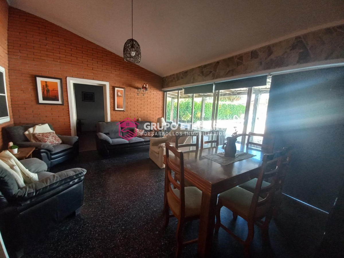 Casa ID.59 - Casa en venta Piriápolis Playa Grande 5 dormitorios 3 baños posible permuta en ciudad de Minas.