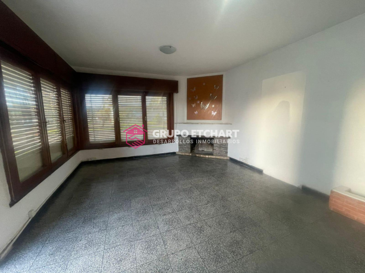 Casa ID.214 - EN VENTA casa de 4 dormitorios y 3 baños