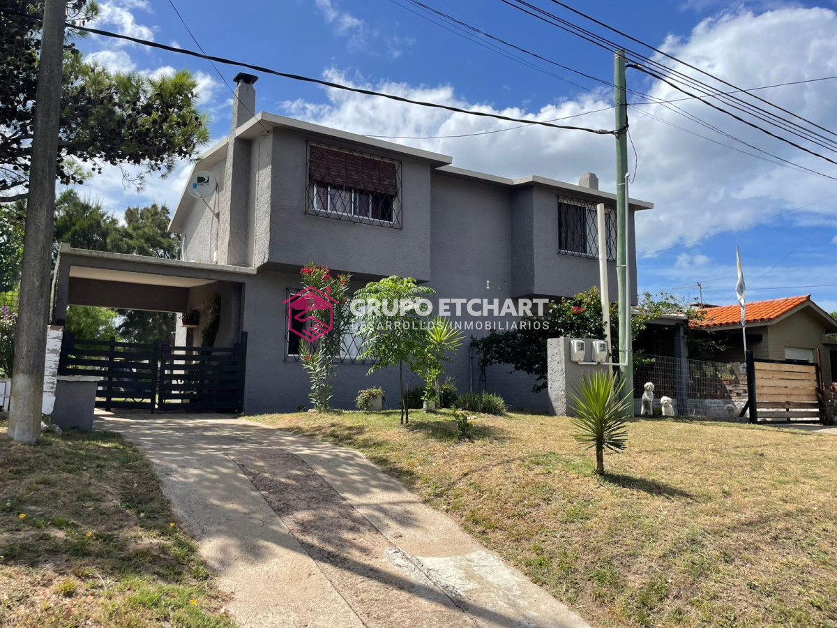 Casa ID.24 - Casa en venta Piriápolis 4 dormitorios  2 baños.