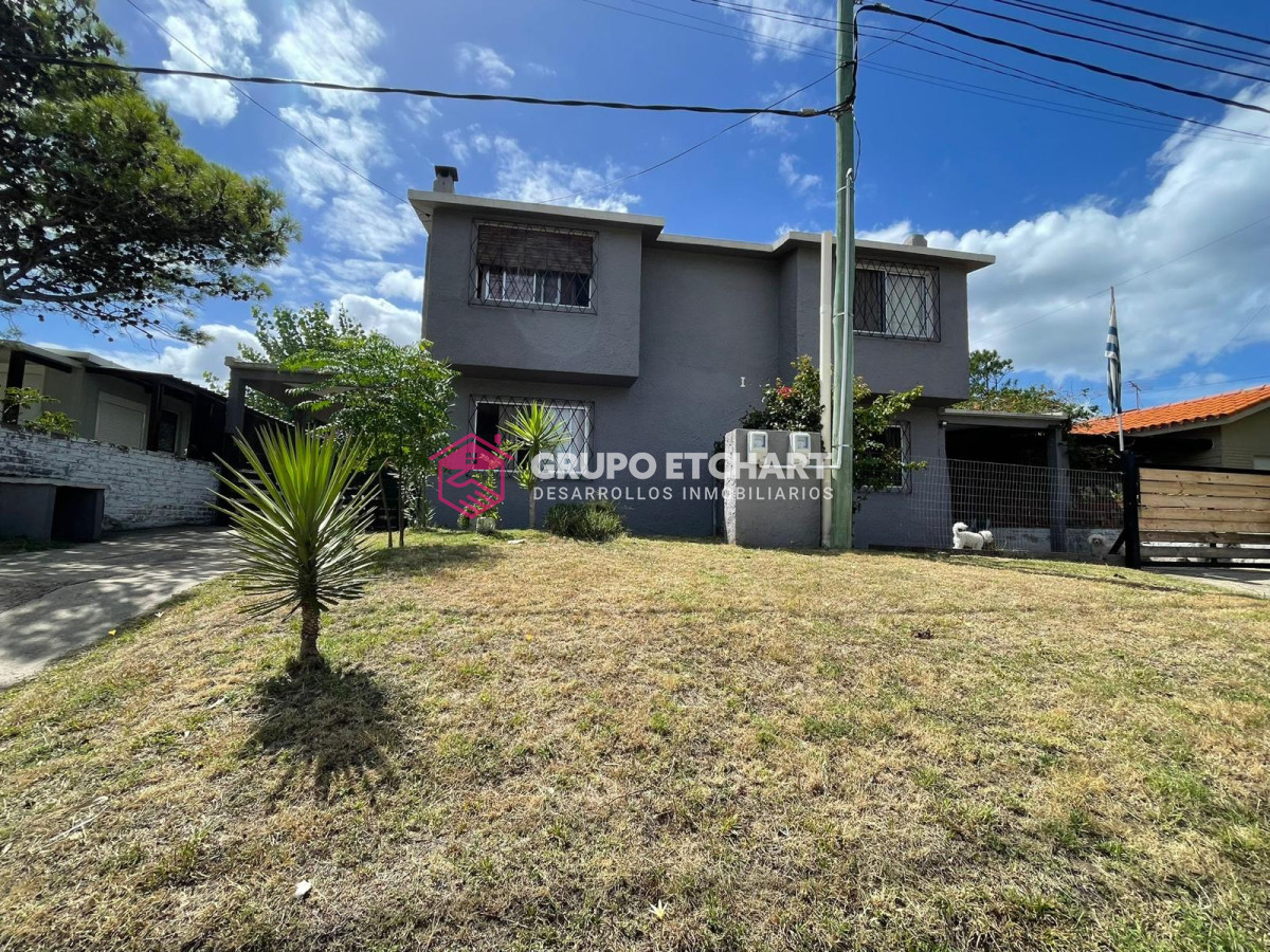 Casa ID.24 - Casa en venta Piriápolis 4 dormitorios  2 baños.