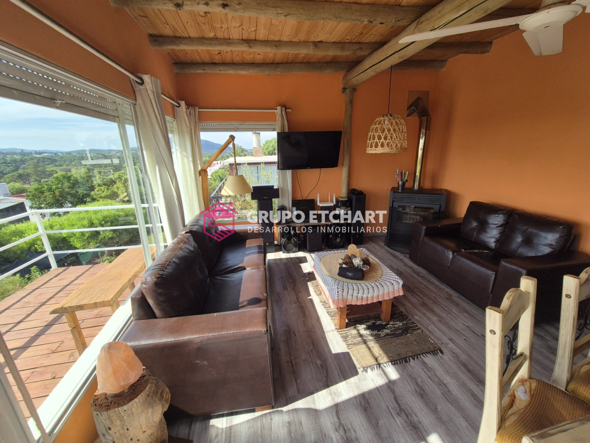 Casa ID.191 - Casa en Venta Piriápolis 5 dormitorios y 2 baños