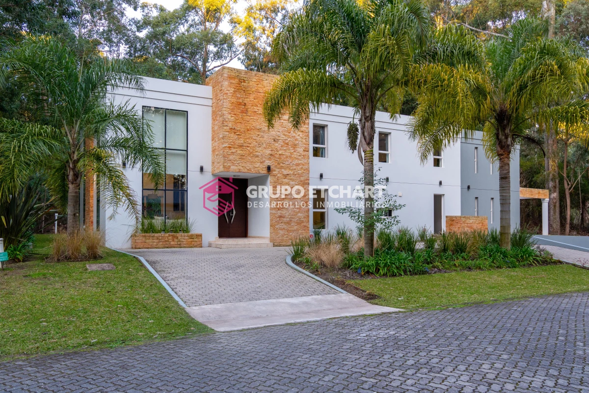 Casa ID.123 - Oportunidad en complejo Solanas 