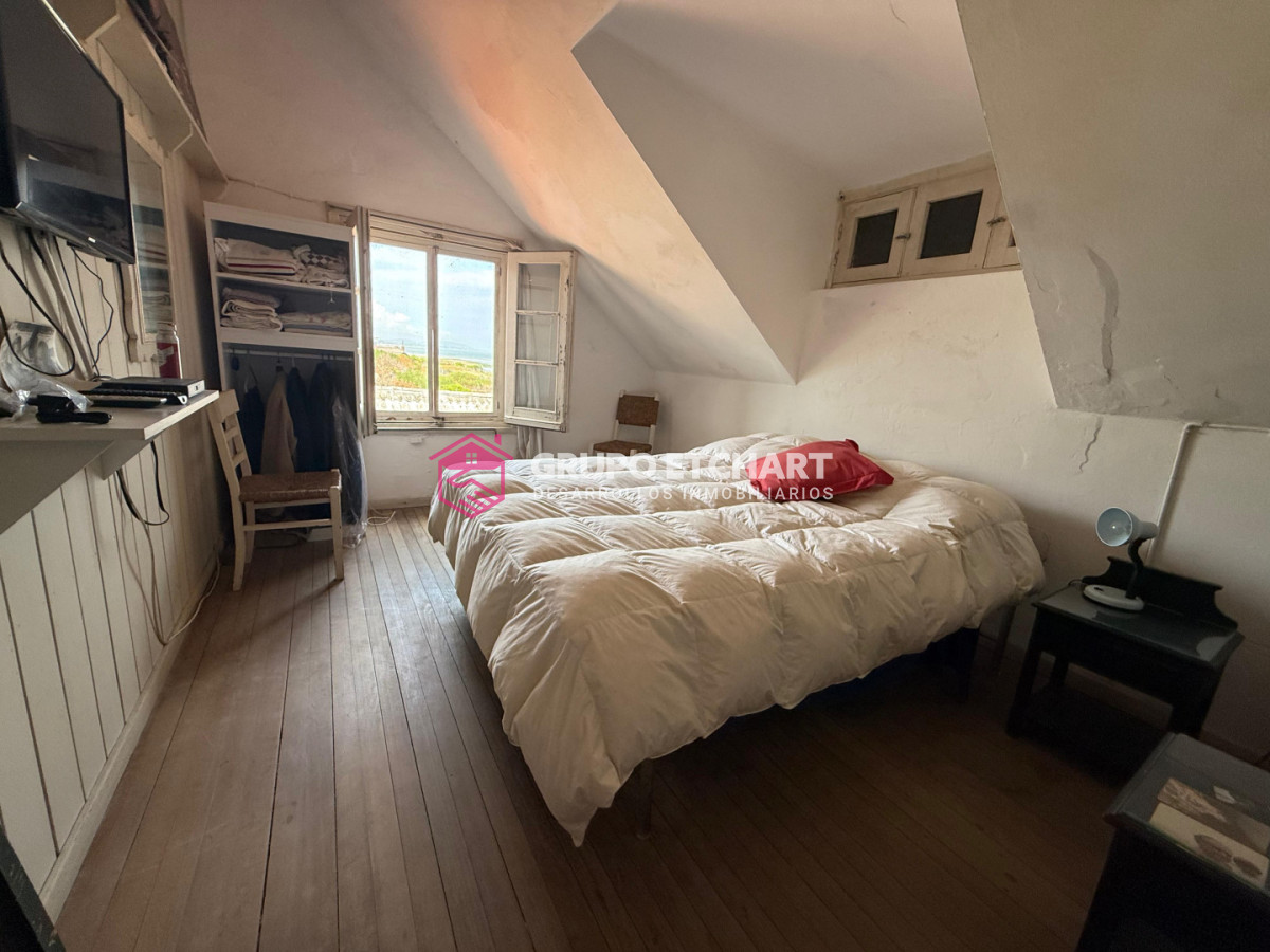 Casa ID.228 - casa en venta. 5 dormitorios y 3 baños.