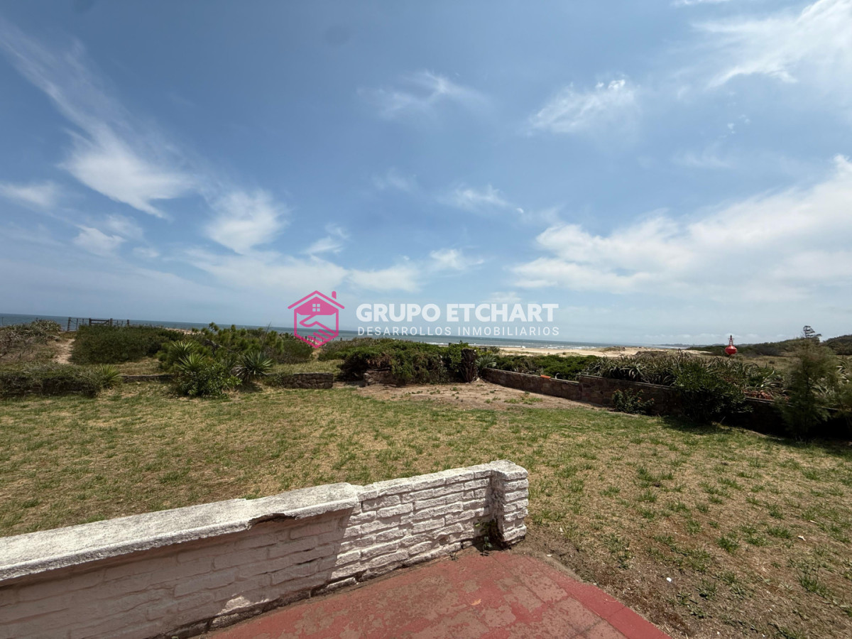 Casa ID.228 - casa en venta. 5 dormitorios y 3 baños.