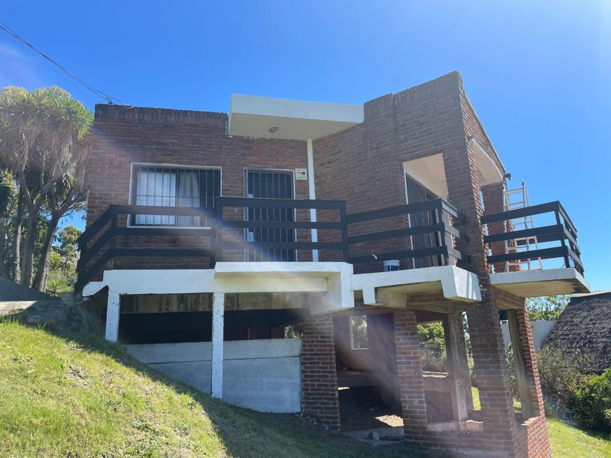 Casa en Venta Piriápolis 2 dormitorios 1 baño.