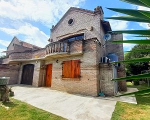 Casa en venta Piriápolis 3 dormitorios y 2 baños.