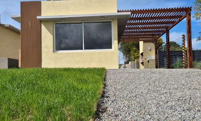 Casa 2 dormitorios y 2 baños a estrenar